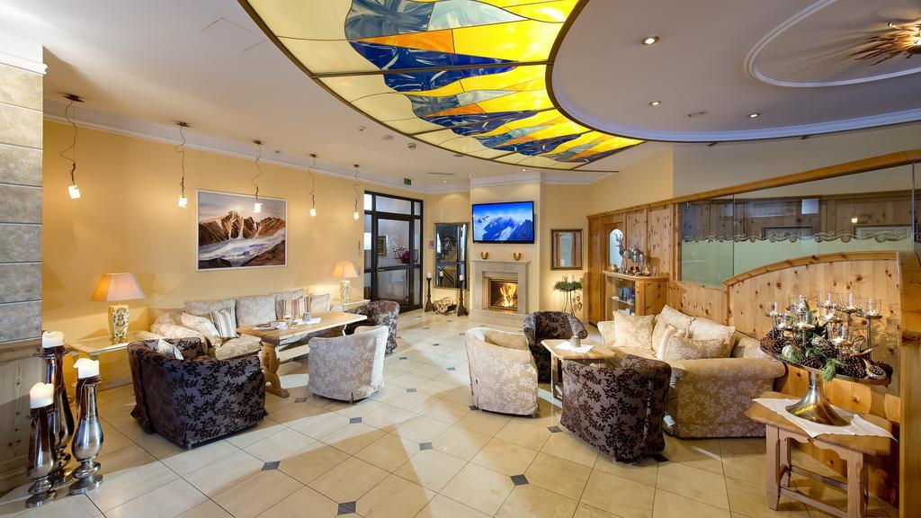 Hotel Alpenschloessl ザンクト・ヨーハン・イム・ポンガウ エクステリア 写真