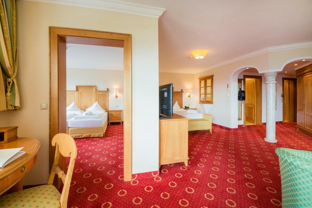 Hotel Alpenschloessl ザンクト・ヨーハン・イム・ポンガウ エクステリア 写真